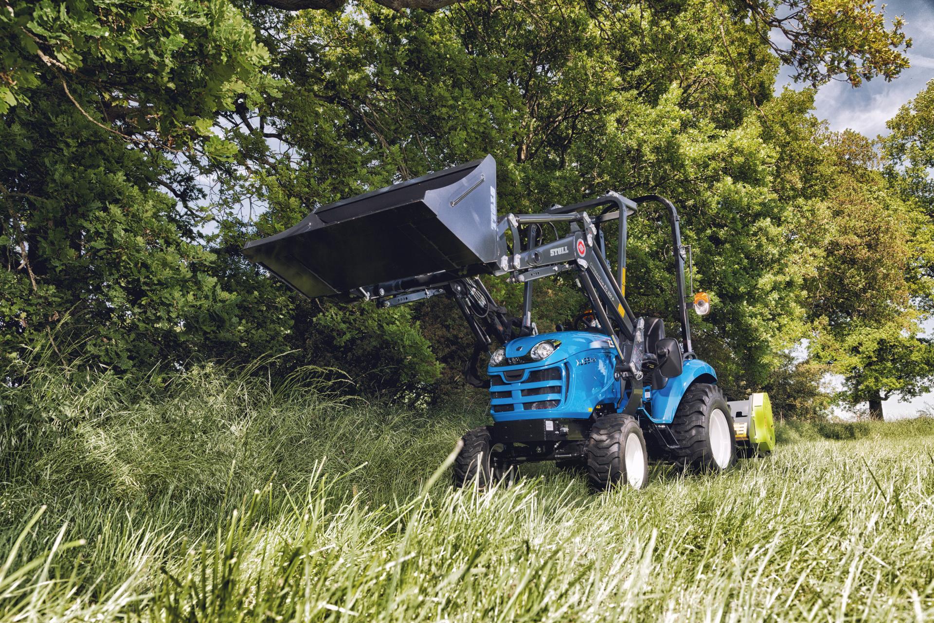 XJ 25 - HST Lifeline, Inkl. Industriebereifung, Frontlader Stoll FC250P, Schaufel 122cm SkidSteer-Schnellwechsler und OPG f. XJ25